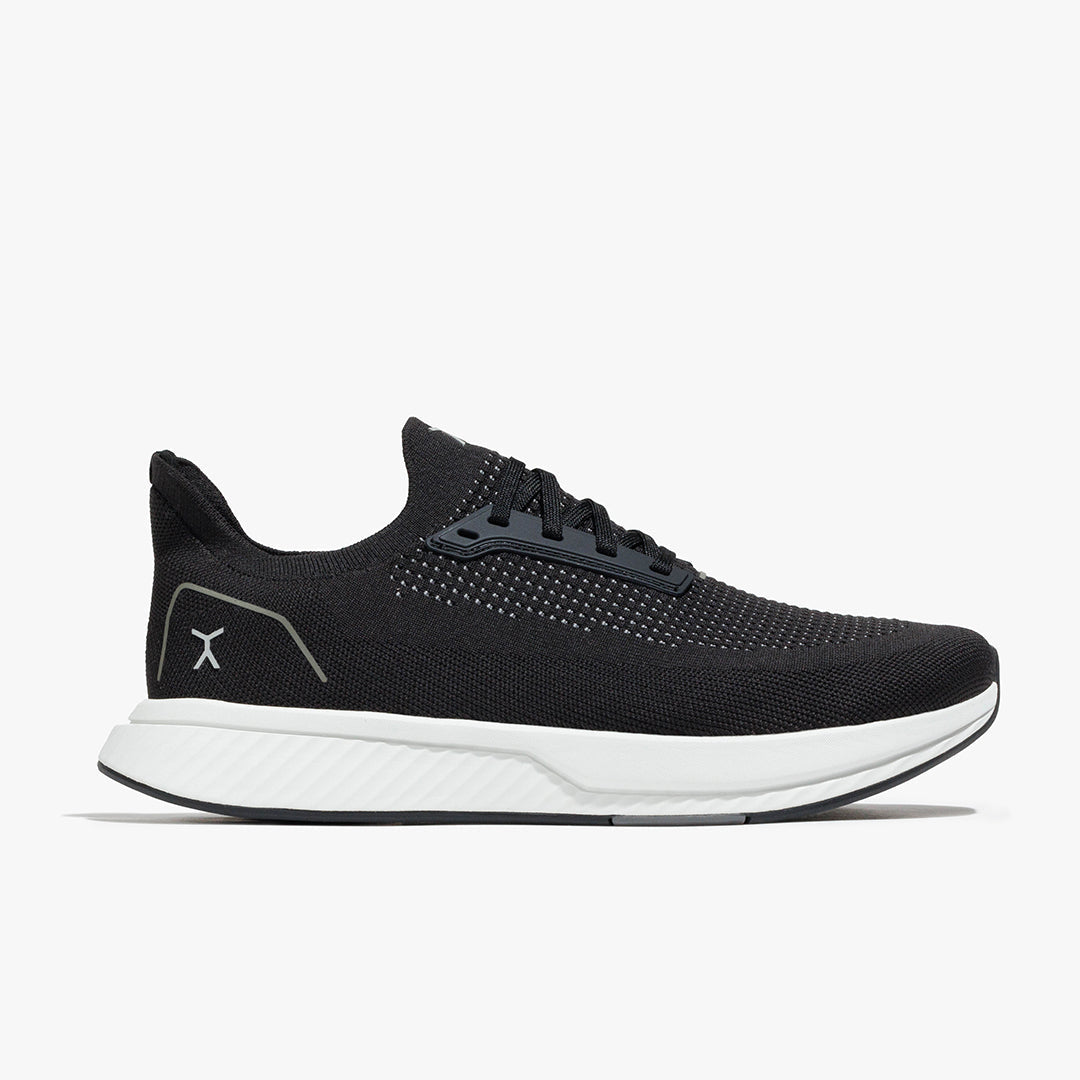 Adapt Runner - Black/White - Everyday Runner