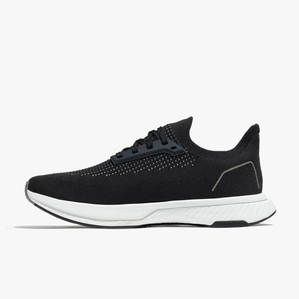 Adapt Runner - Black/White - Everyday Runner