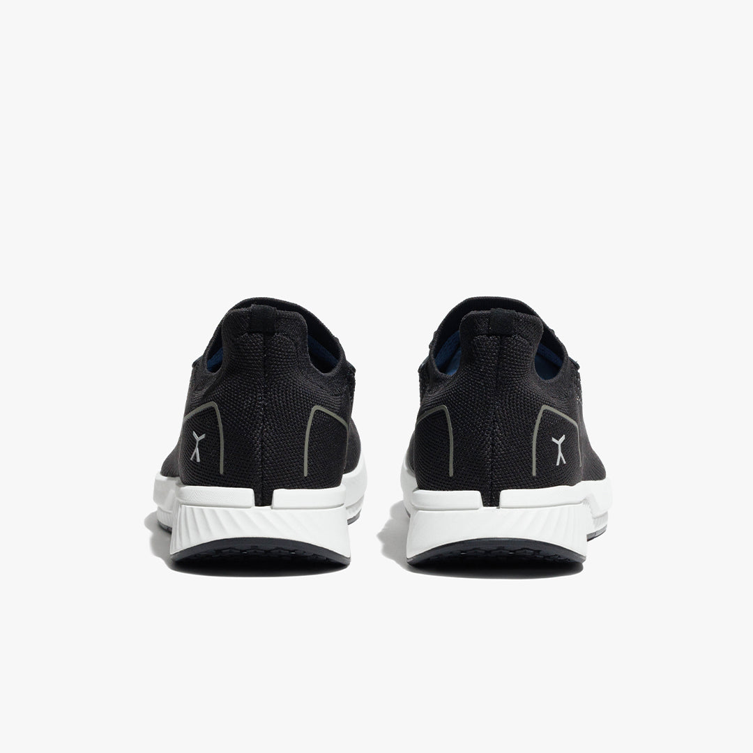 Adapt Runner - Black/White - Everyday Runner