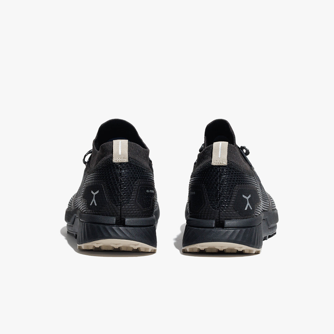 Adapt Trail Runner - Black - Trail Performance